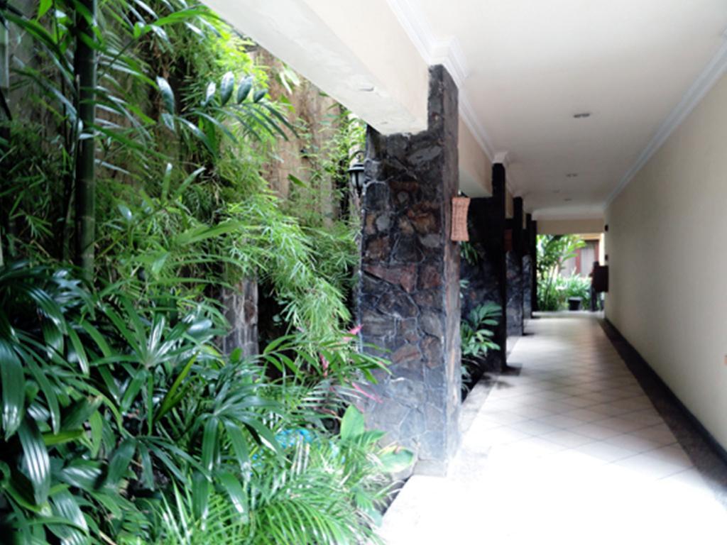 Lotus Garden Hotel By Waringin Hospitality Kediri  Exterior foto